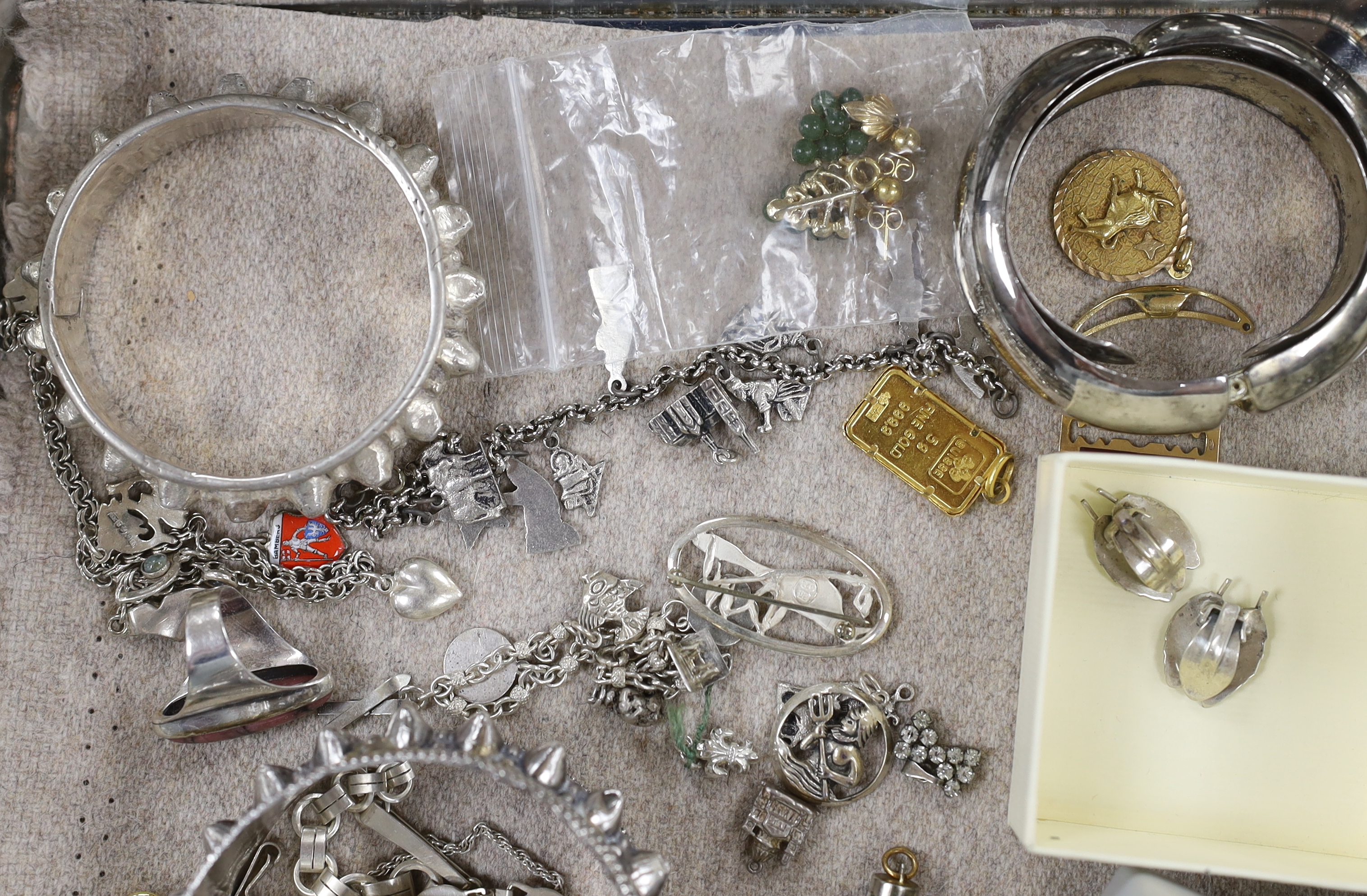 Sundry jewellery including a pair of Swedish 18k ear clips, 2.7 grams, a Swedish white metal bracelet, bangles, pendants etc.